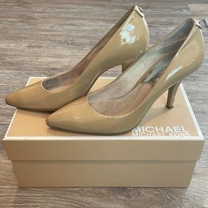 Michael Kors Heels in Nude/ Tan Parent Leather